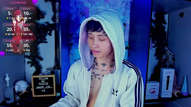 juniior 2311  online show from 8, 3, 2025