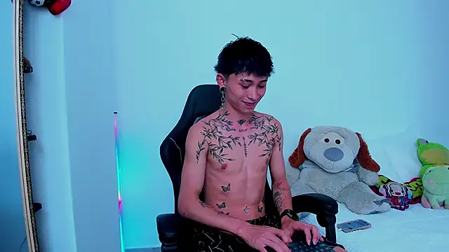 juniior 2311  online show from 24, 10, 2025