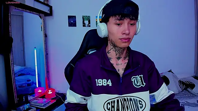 juniior 2311  online show from 5, 3, 2026