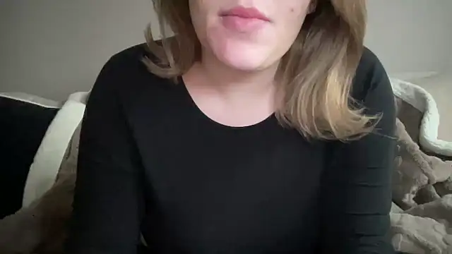 Snapshot of lilylush24 chatting on 20, 1, 2025 lilylush24 online show from 20, 1, 2025