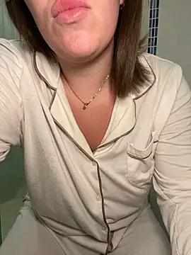 Snapshot of lilylush24 chatting on 26, 2, 2025 lilylush24 online show from 26, 2, 2025