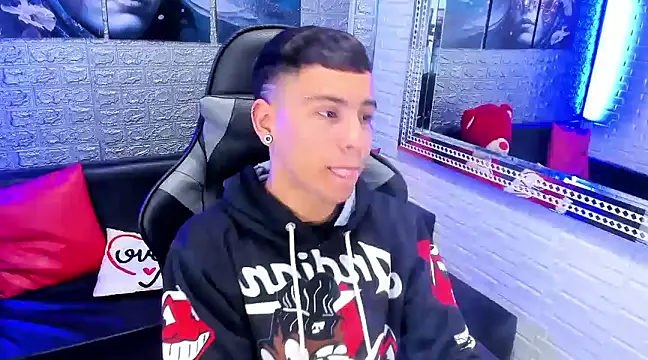 Snapshot of salvadorgomezx chatting on 19, 12, 2024 salvadorgomezx online show from 19, 12, 2024