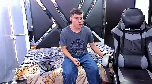 Snapshot of salvadorgomezx chatting on 23, 12, 2024 salvadorgomezx online show from 23, 12, 2024