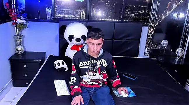 Snapshot of salvadorgomezx chatting on 24, 12, 2024 salvadorgomezx online show from 24, 12, 2024