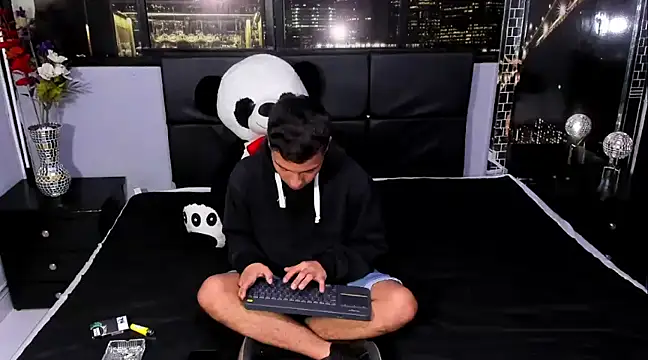 Snapshot of salvadorgomezx chatting on 27, 12, 2024 salvadorgomezx online show from 27, 12, 2024