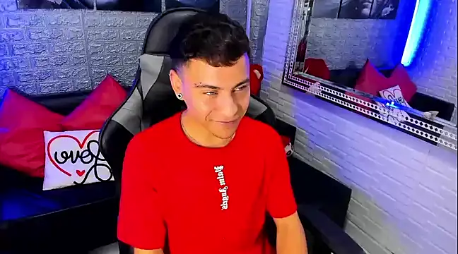 Snapshot of salvadorgomezx chatting on 4, 1, 2025 salvadorgomezx online show from 4, 1, 2025