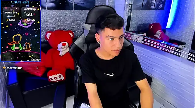 Snapshot of salvadorgomezx chatting on 5, 1, 2025 salvadorgomezx online show from 5, 1, 2025