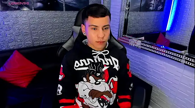 Snapshot of salvadorgomezx chatting on 6, 1, 2025 salvadorgomezx online show from 6, 1, 2025