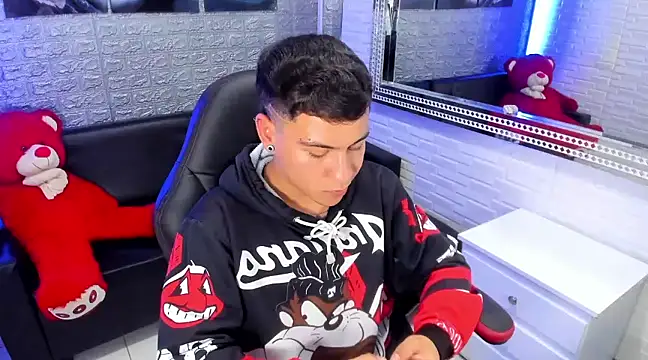 Snapshot of salvadorgomezx chatting on 5, 2, 2025 salvadorgomezx online show from 5, 2, 2025