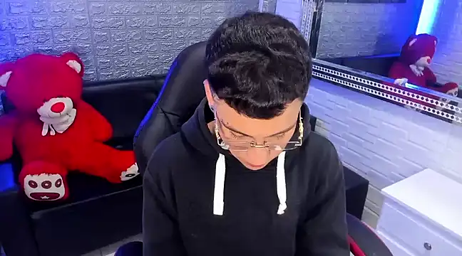 Snapshot of salvadorgomezx chatting on 18, 2, 2025 salvadorgomezx online show from 18, 2, 2025