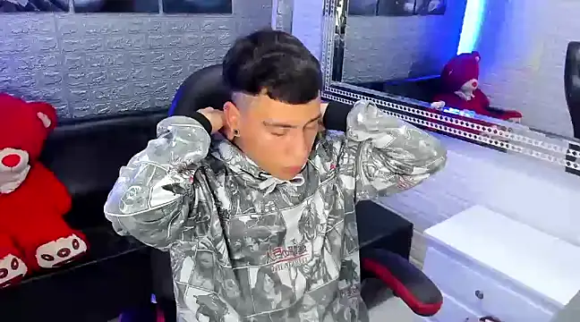 Snapshot of salvadorgomezx chatting on 19, 2, 2025 salvadorgomezx online show from 19, 2, 2025