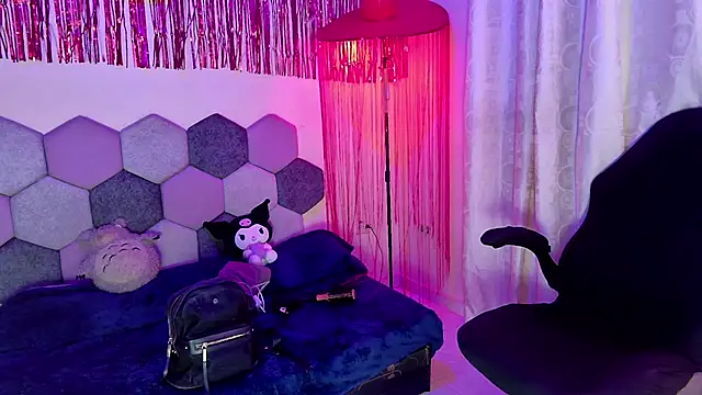 Horny tgn online show from 22, 2, 2026