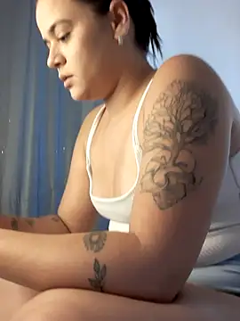 Snapshot of rebeccaareys chatting on 5, 2, 2026 rebeccaareys online show from 5, 2, 2026