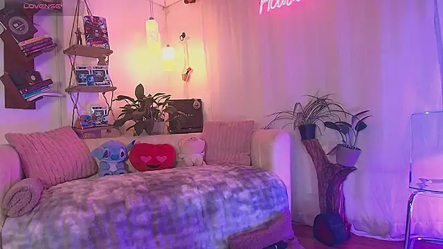 Snapshot of HANNAH_LOVEE chatting on 20, 6, 2026 HANNAH LOVEE online show from 20, 6, 2026