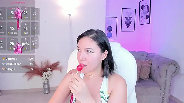 Snapshot of kendaall_jenner_ chatting on 13, 12, 2024 kendaall jenner online show from 13, 12, 2024