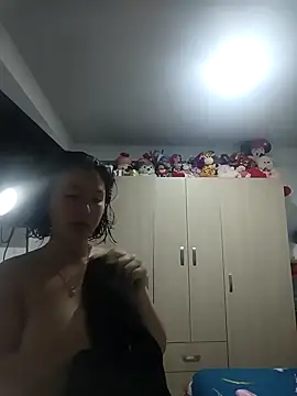 Snapshot of kendaall_jenner_ chatting on 18, 12, 2024 kendaall jenner online show from 18, 12, 2024