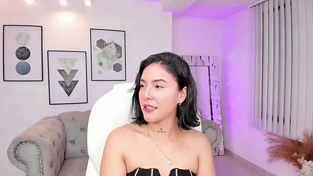 Snapshot of kendaall_jenner_ chatting on 8, 1, 2025 kendaall jenner online show from 8, 1, 2025