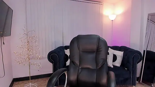 Snapshot of kendaall_jenner_ chatting on 7, 2, 2025 kendaall jenner online show from 7, 2, 2025