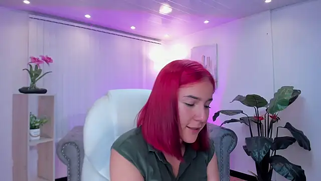 Snapshot of kendaall_jenner_ chatting on 13, 2, 2025 kendaall jenner online show from 13, 2, 2025