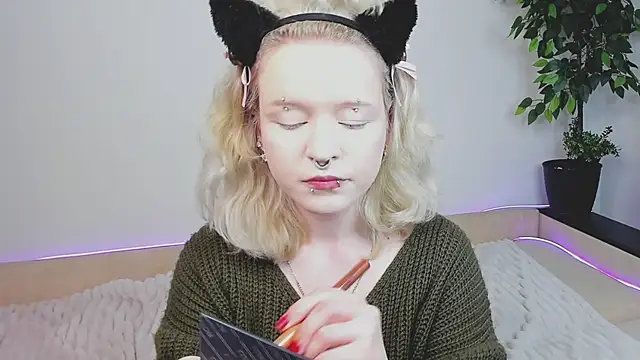 EdythElswick online show from 4, 4, 2026