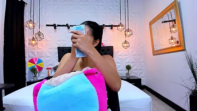 Alison Wiley online show from 19, 3, 2025