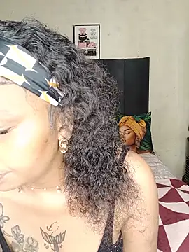 Snapshot of quenliyasa chatting on 5, 6, 2026 quenliyasa online show from 5, 6, 2026