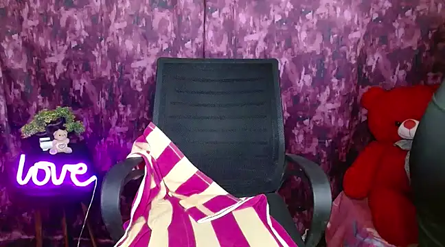 Naughty Ayesha1 online show from 19, 1, 2025