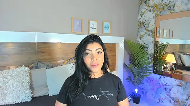Snapshot of EmaBakker chatting on 12, 2, 2025 EmaBakker online show from 12, 2, 2025