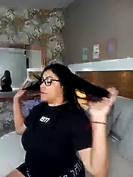 Snapshot of EmaBakker chatting on 8, 10, 2025 EmaBakker online show from 8, 10, 2025
