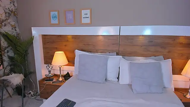 EmaBakker online show from 8, 3, 2026