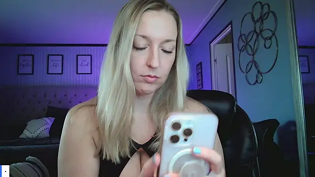 lucyallen4201 online show from 13, 3, 2025