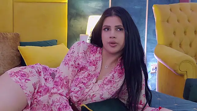 Snapshot of GiuliaHarvey chatting on 7, 3, 2025 GiuliaHarvey online show from 7, 3, 2025