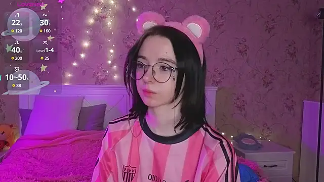 Nora Failure online show from 28, 1, 2025