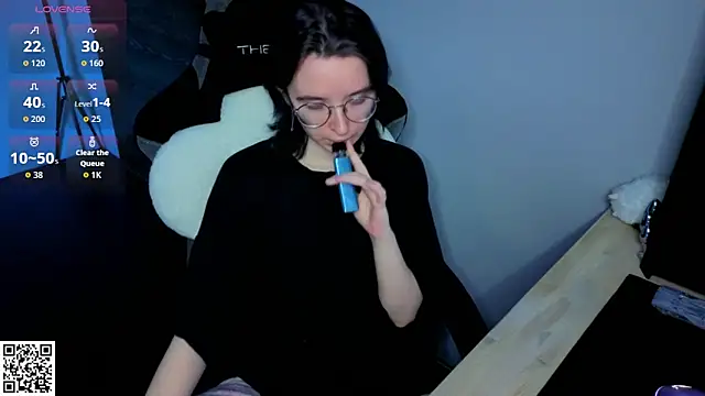 Snapshot of Nora_Failure chatting on 18, 6, 2026 Nora Failure online show from 18, 6, 2026