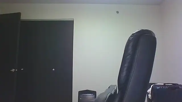 Snapshot of Stayinalive1992 chatting on 3, 3, 2026 Stayinalive1992 online show from 3, 3, 2026