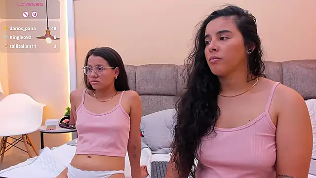 Snapshot of Dilan_y_Mia chatting on 12, 12, 2024 Dilan y Mia online show from 12, 12, 2024