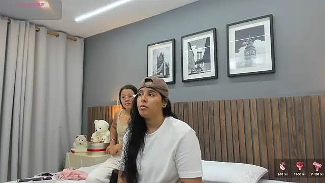 Snapshot of Dilan_y_Mia chatting on 13, 1, 2025 Dilan y Mia online show from 13, 1, 2025