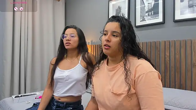 Snapshot of Dilan_y_Mia chatting on 15, 1, 2025 Dilan y Mia online show from 15, 1, 2025