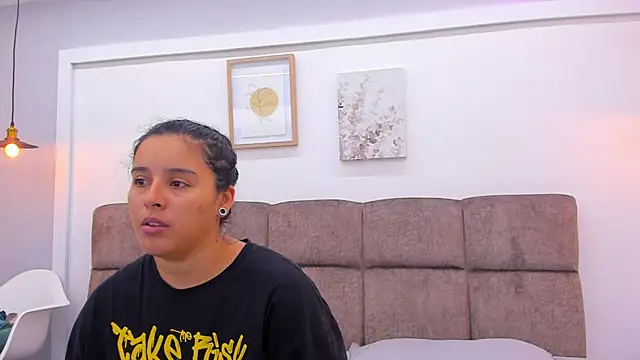 Snapshot of Dilan_y_Mia chatting on 29, 1, 2025 Dilan y Mia online show from 29, 1, 2025