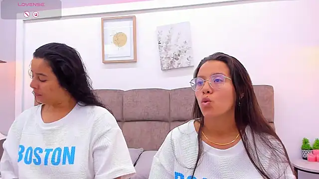 Snapshot of Dilan_y_Mia chatting on 12, 2, 2025 Dilan y Mia online show from 12, 2, 2025