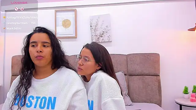 Snapshot of Dilan_y_Mia chatting on 12, 2, 2025 Dilan y Mia online show from 12, 2, 2025