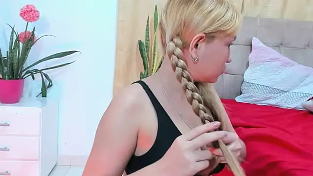 Annaraquel  online show from 6, 11, 2025