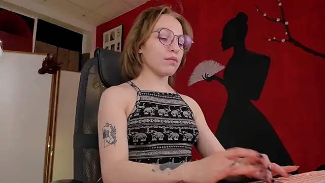 AphexQueen online show from 18, 2, 2025