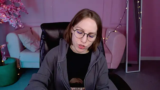 AphexQueen online show from 28, 2, 2025