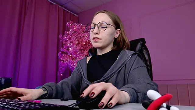 AphexQueen online show from 28, 2, 2025