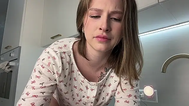 Snapshot of Scarlett_Florence chatting on 5, 3, 2025 Scarlett Florence online show from 5, 3, 2025