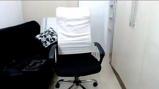 Laura-pervert online show from 25, 12, 2024