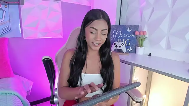 Amber villalobos  online show from 31, 3, 2026