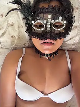 Bella Luna18 online show from 9, 2, 2026