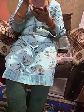 Tameesh sexy mistress online show from 5, 4, 2026